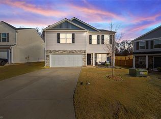 196 Carriage Cove Cir, Mocksville, NC 27028