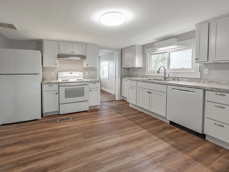 5369 Royalton Center Rd — Photo 8