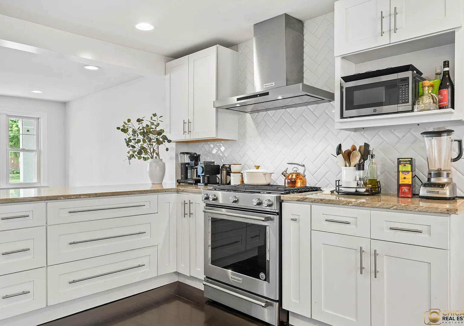 3 bed, 1661 sqft, $2,700 — Photo 4