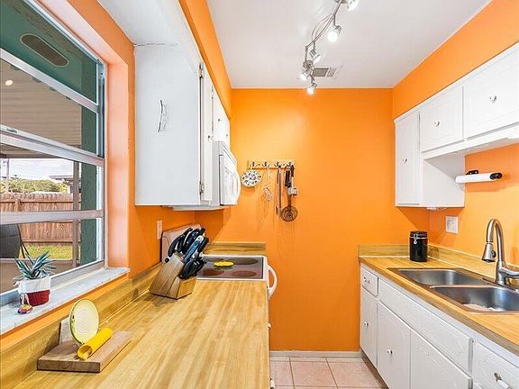 2nd image of 419 Earl Ave