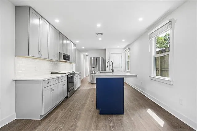 15 Crislaur Ave — Photo 6
