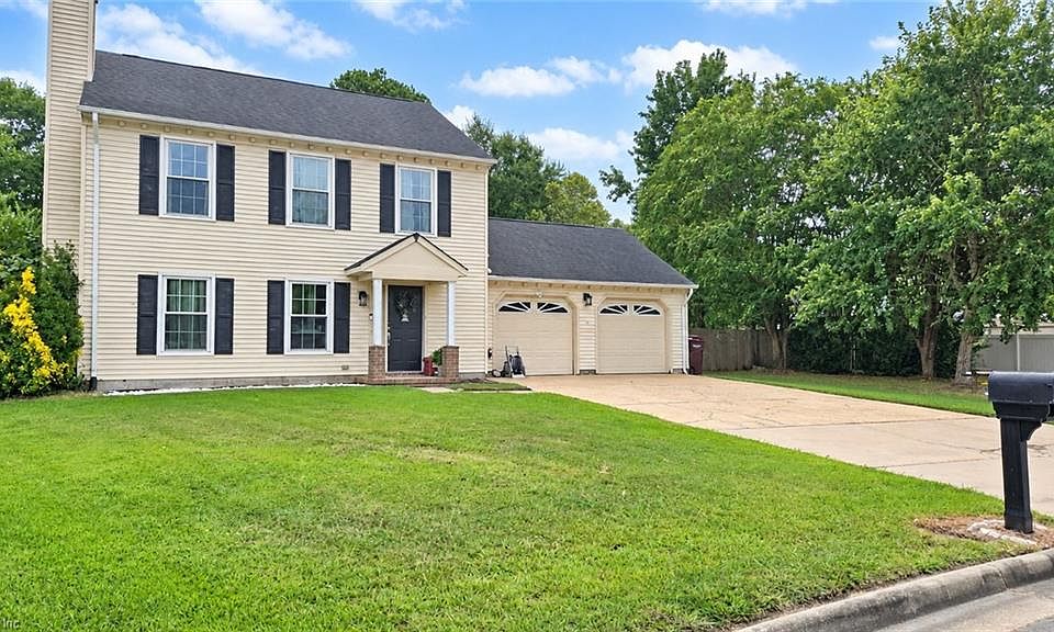 1st image of 828 Helmsdale Way