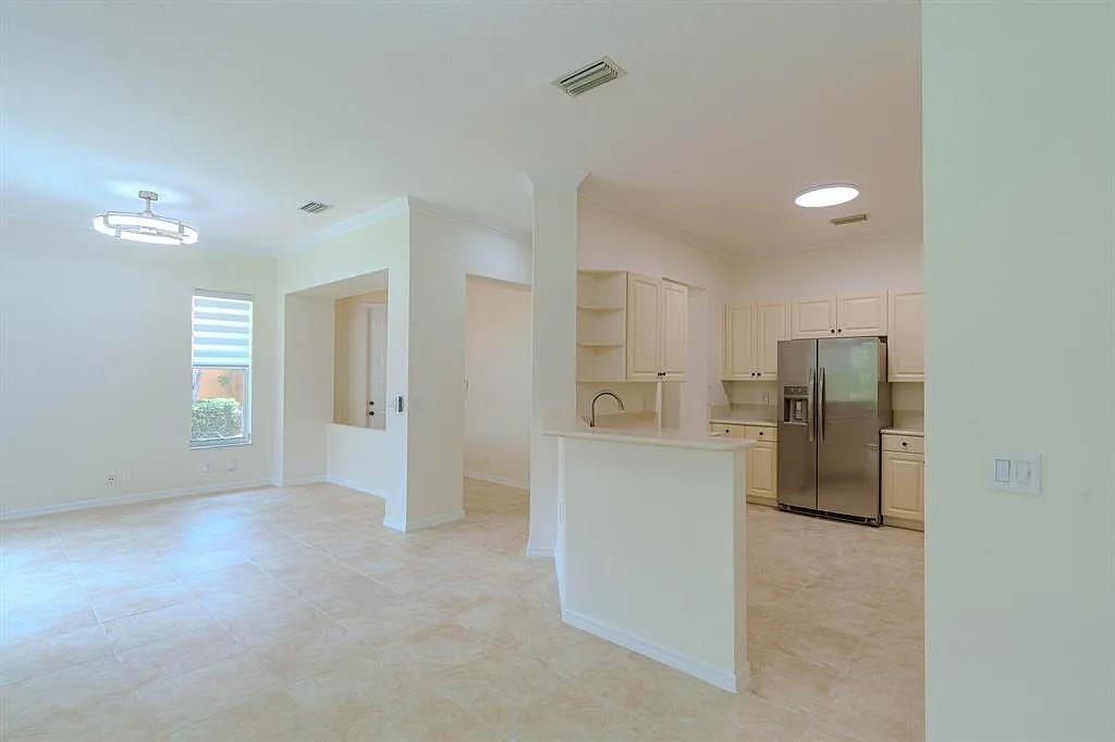 3 bed, 1532 sqft, $3,350 — Photo 3