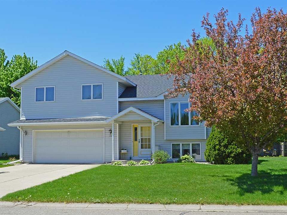1st image of 216 Wadsworth Dr