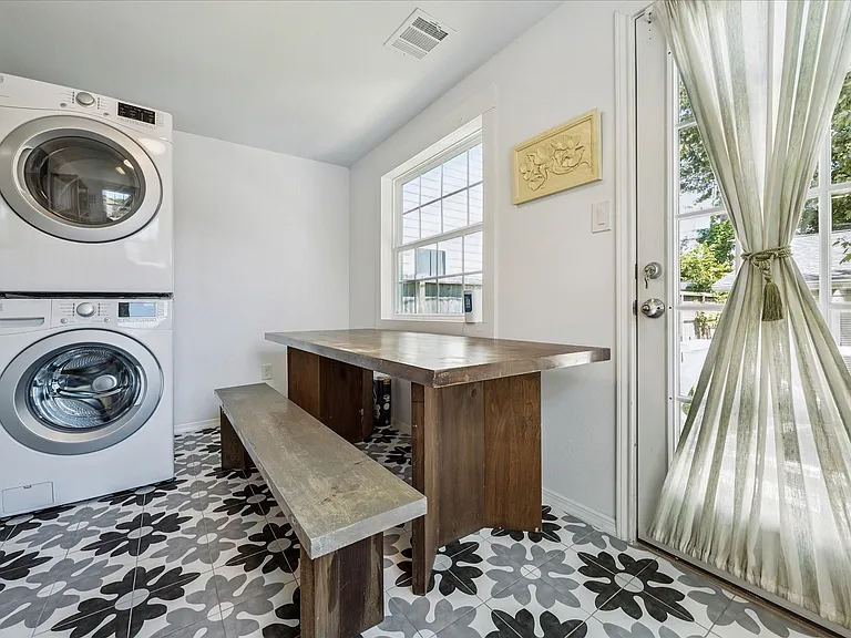 4710 Edison St — Photo 10