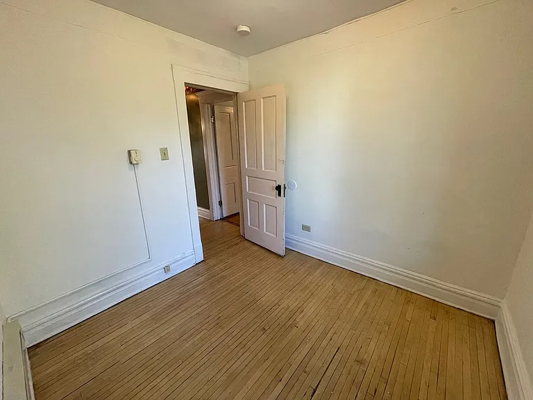 202 S 18th Ave E — Photo 11