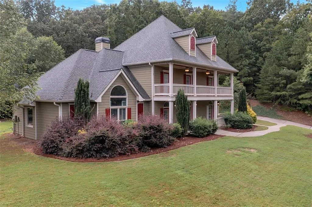 4 bed, 2.5 bath, $9,995 — Photo 1