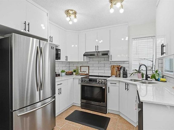 5th image of 59 E Taravista St NE