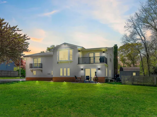 11 Skytop Drive, Norwalk, CT 06855