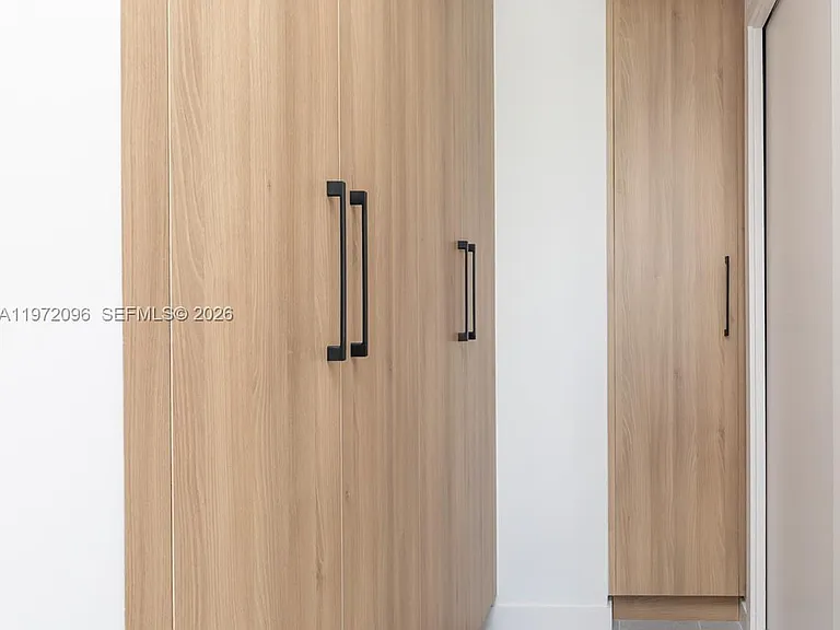 121 NE 5th St #510 — Photo 21