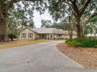 4 Abbott Ln, Savannah, GA 31411