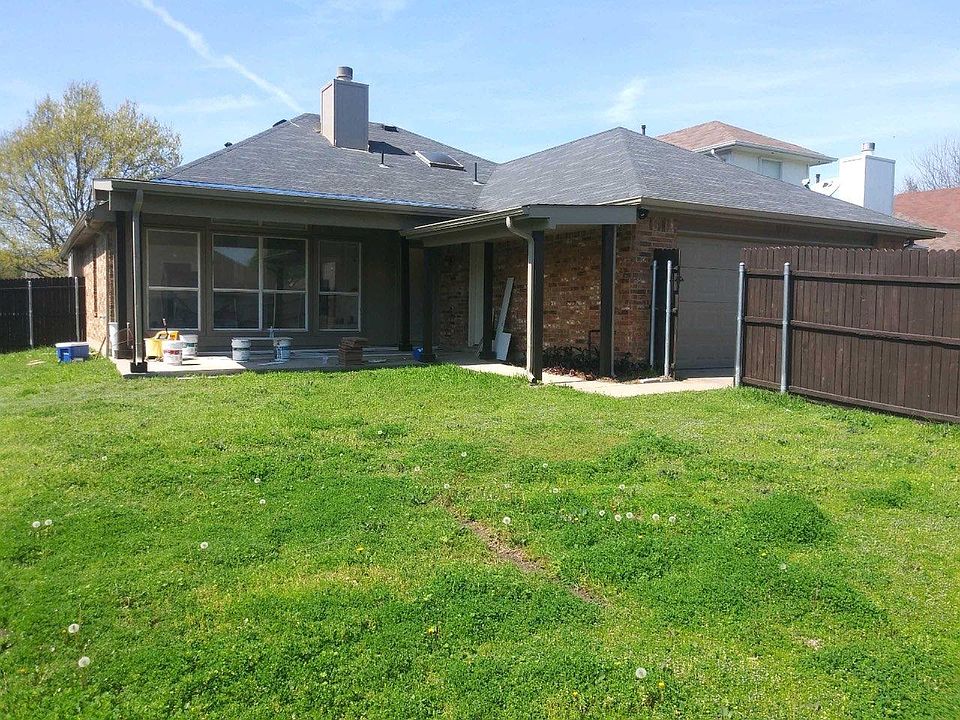 2nd image of 1024 Hampshire Ln