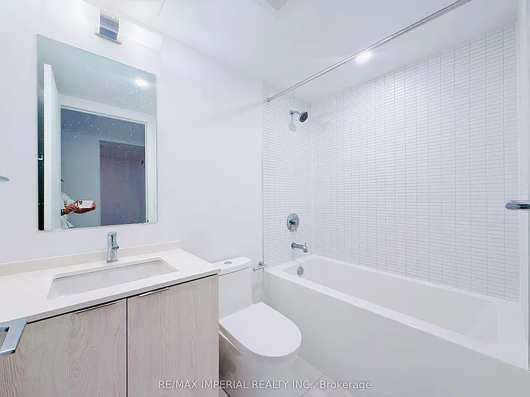 1 Jarvis St #816 — Photo 13