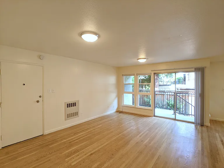 Vanguard Apartments — Photo 11