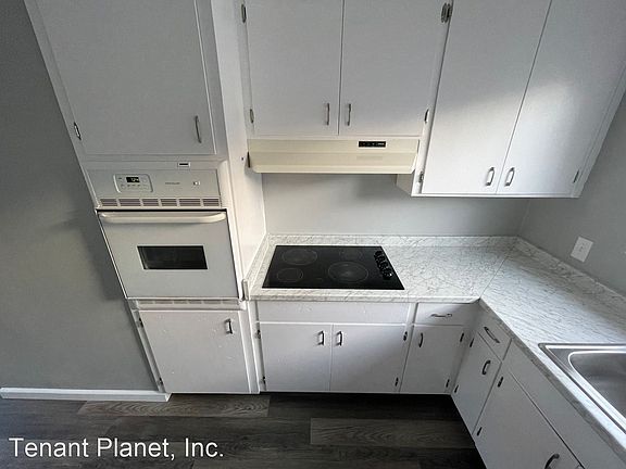 3rd image of 3381 Agate Dr