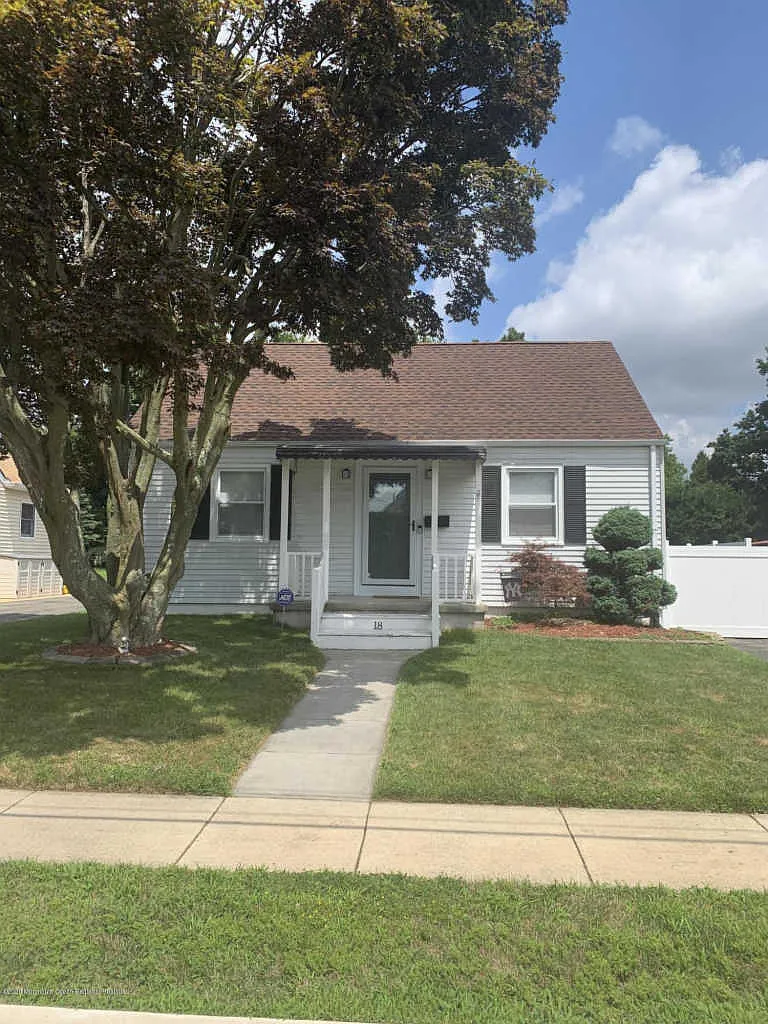 18 Schiverea Ave photo 1