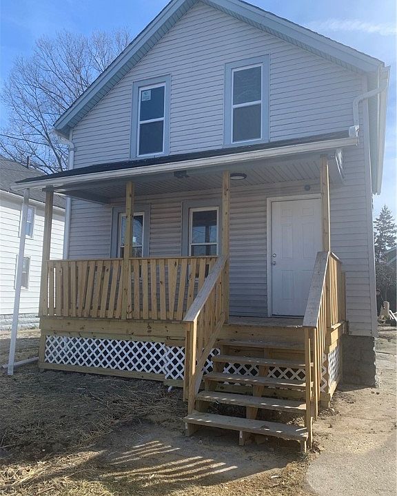 1st image of 214 E 29th St