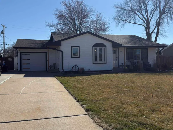 1909 W 10th St, Hastings, NE 68901