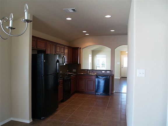 2nd image of 709 Alamo Plaza Dr