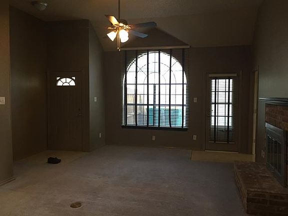 3rd image of 1420 Drake Ln