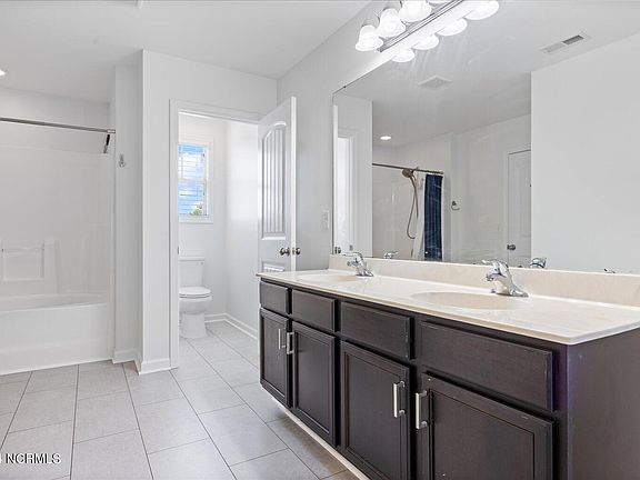 4th image of 594 Heartwood Drive