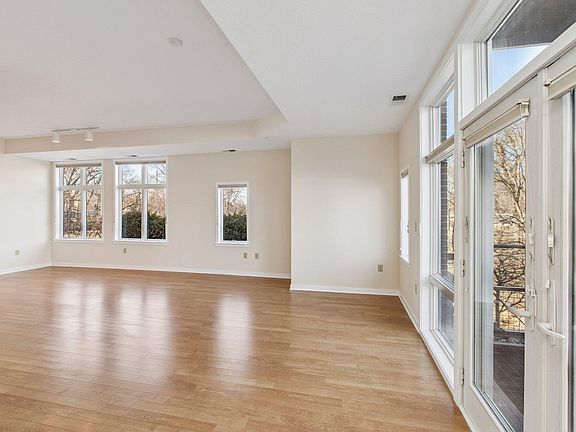 4th image of 301 7th St W Unit 2104