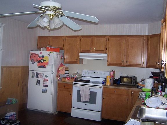 2nd image of 25 Elm St #1