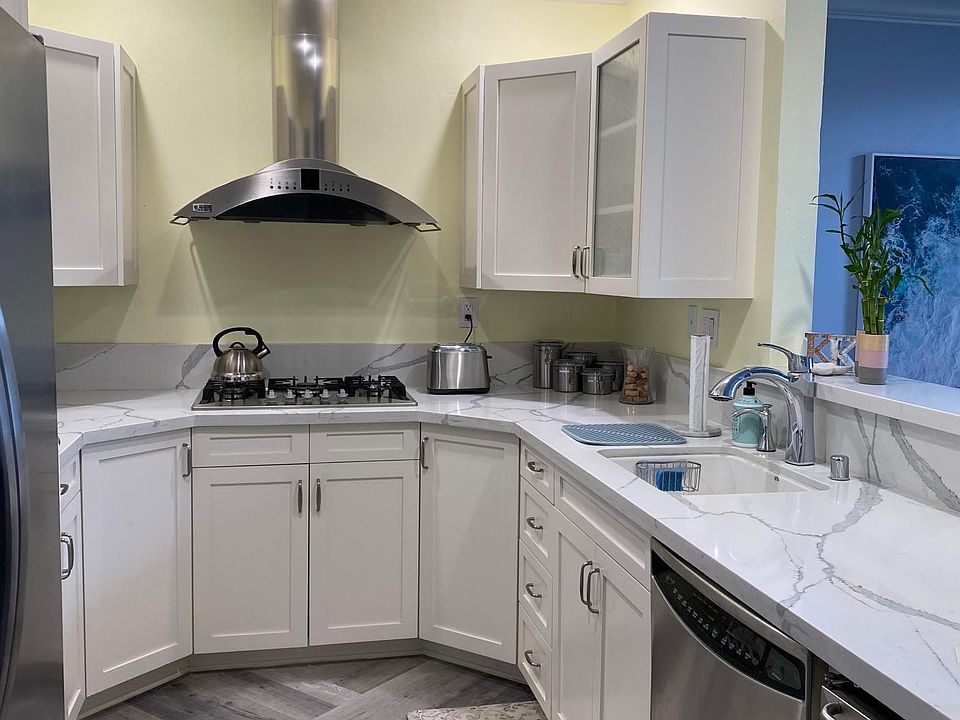 1st image of 514 S Barrington Ave APT 110