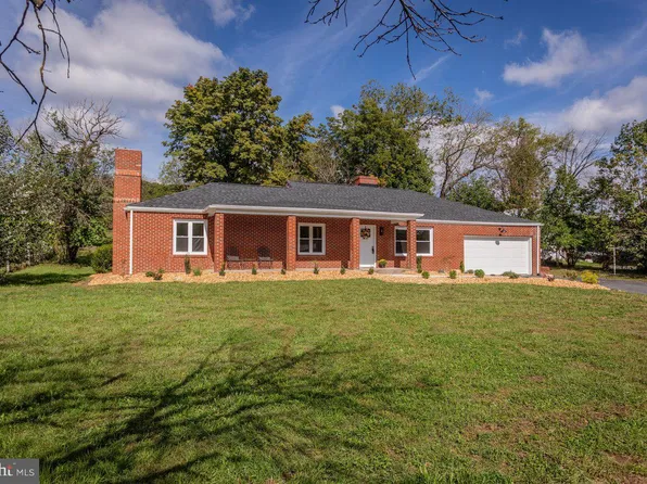 10840 Rawley Pike, Hinton, VA 22831
