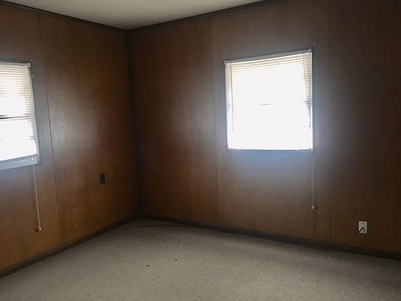 5th image of 205 Leigh St