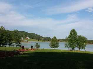 2222 Ted Moore Rd, Dandridge, TN 37725