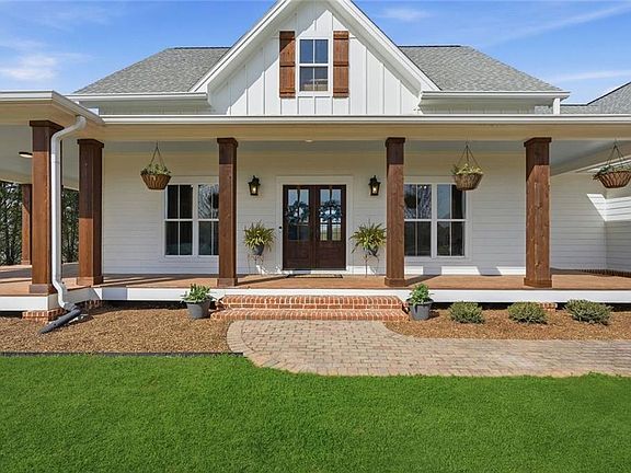 2nd image of 255 Benton Rd