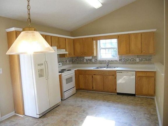 4th image of 2800 Tumblewood Trl