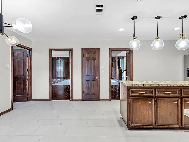1127 Barkston Dr — Photo 20