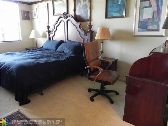 5th image of 4001 Hillcrest Dr APT 517