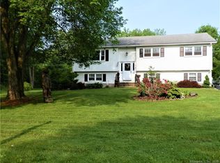 141 4th St, Suffield, CT 06078
