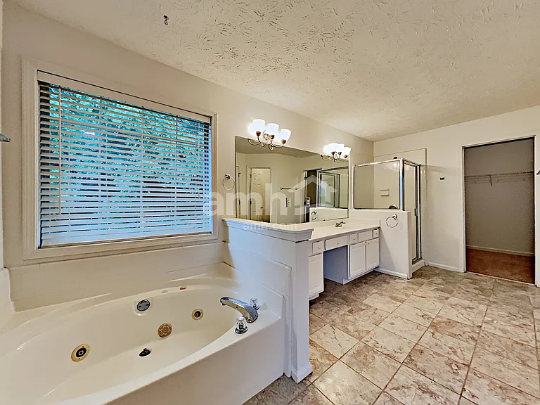 305 Saddle Bridge Dr — Photo 16