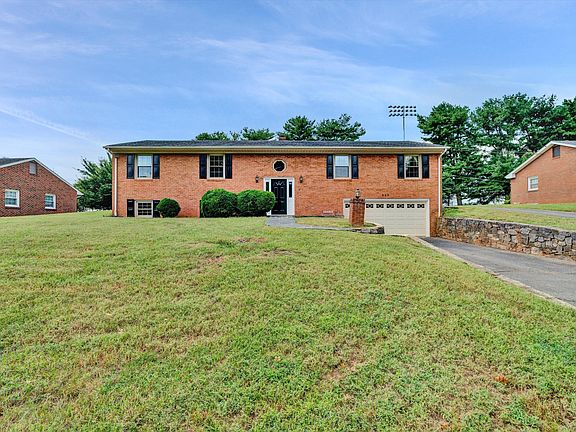2nd image of 320 Swan Dr