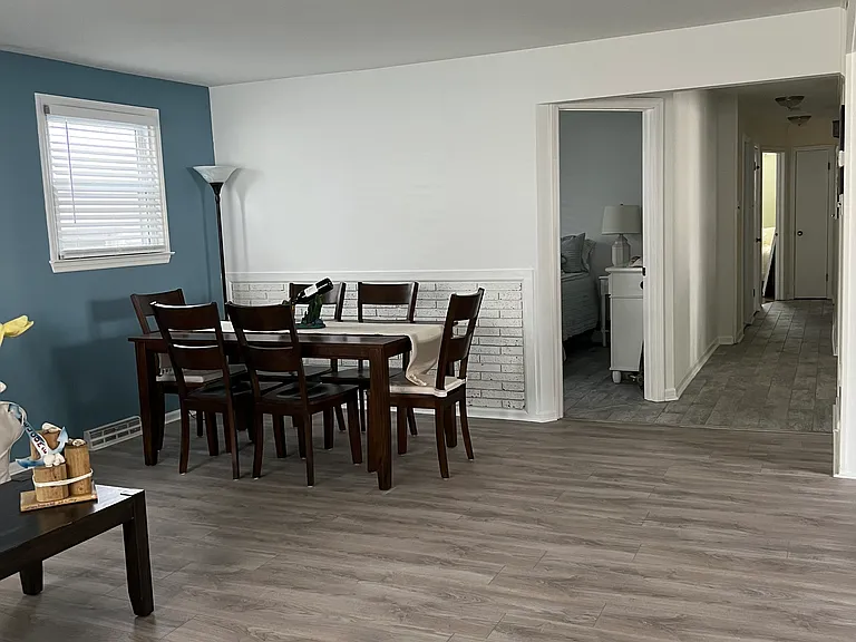 8 N Rosborough Ave #B — Photo 4