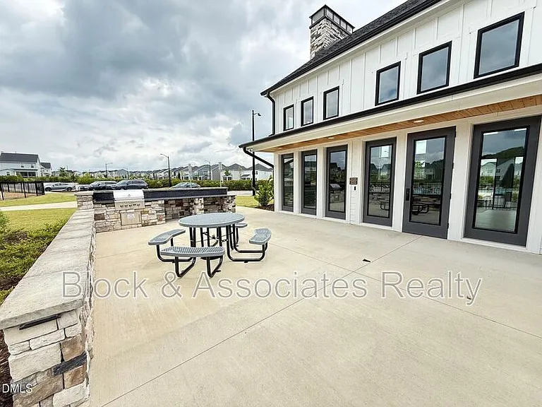 304 Marmalade Sky Ln — Photo 36