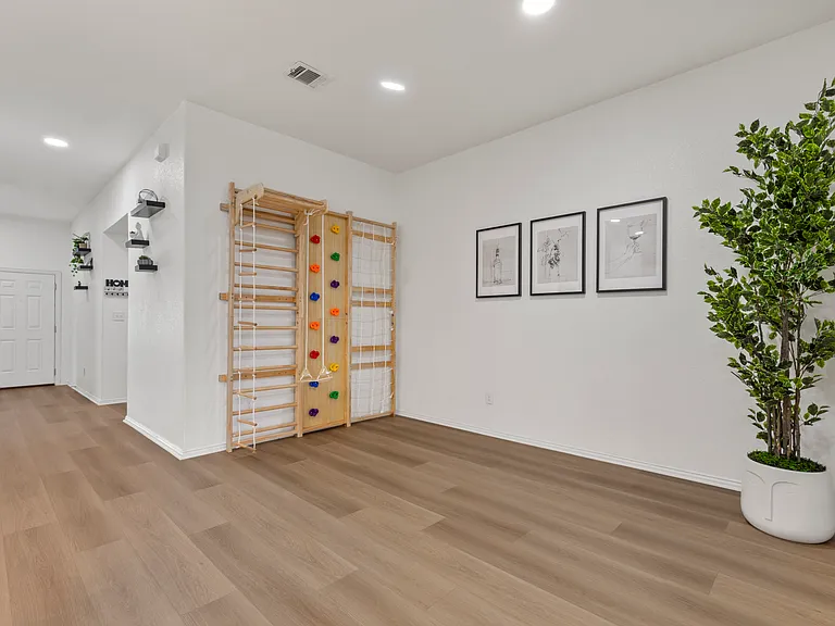 103 Simon — Photo 13