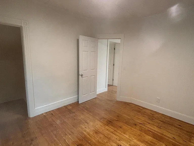 44 Geer St #1 — Photo 8