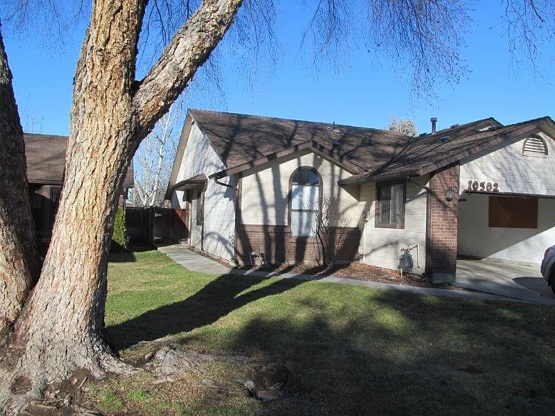 10502 W Edna St