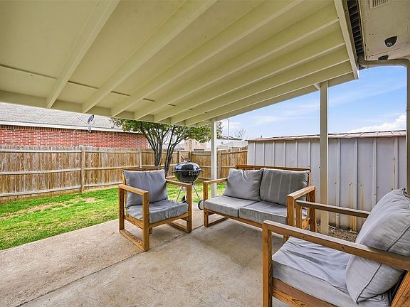 3rd image of 8720 Hunters Point Way