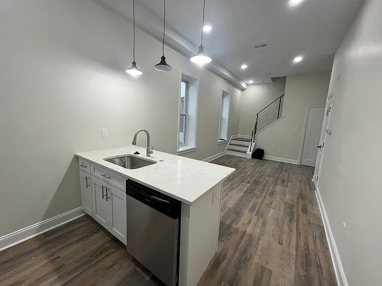 1401 S Broad St #B — Photo 4
