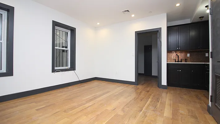 Rented by Nooklyn NYC LLC | media 19