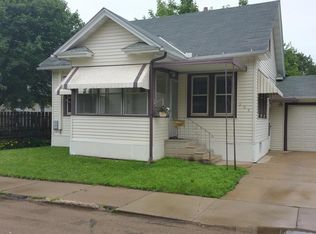 304 6th St NE, Austin, MN 55912