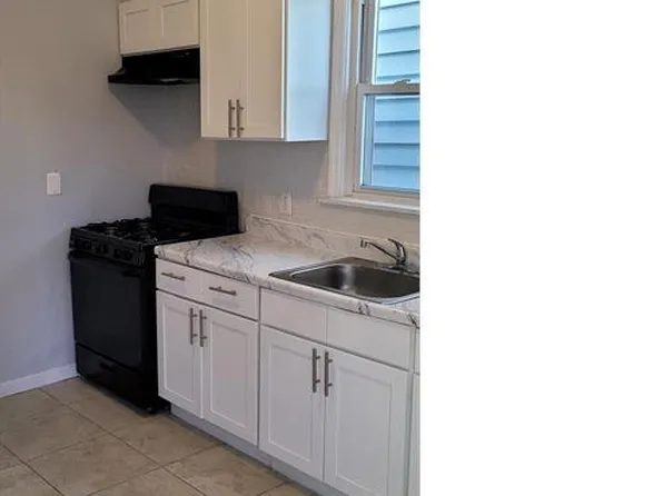 261 Amherst St, East Orange, NJ