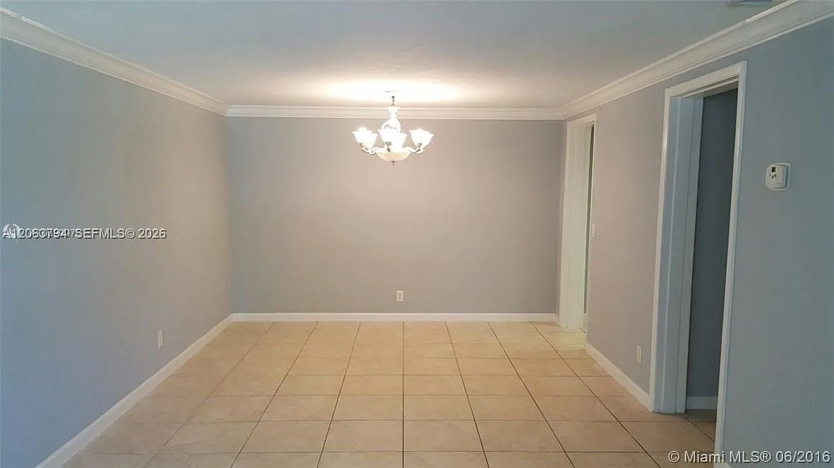 Southgate Villas Condo — Photo 3
