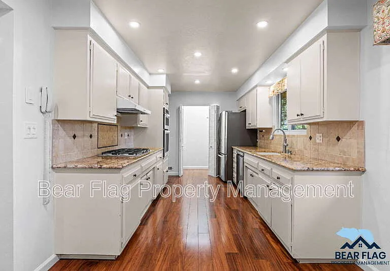 7919 Ridgemont Dr — Photo 15